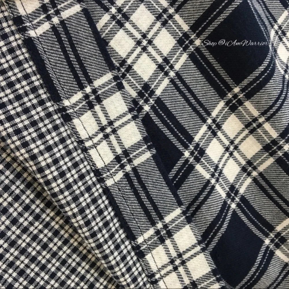 Madewell boxy navy plaid top *shop@iamwarrior